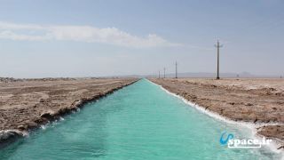 دریاچه نمک خور و بیابانک استان اصفهان